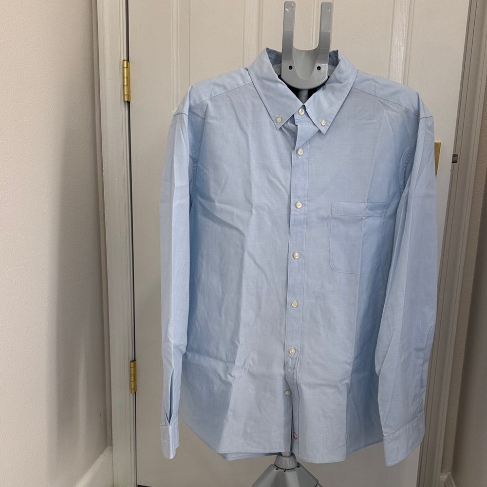 Vineyard Vines Light Blue Casual Button Down Shirt